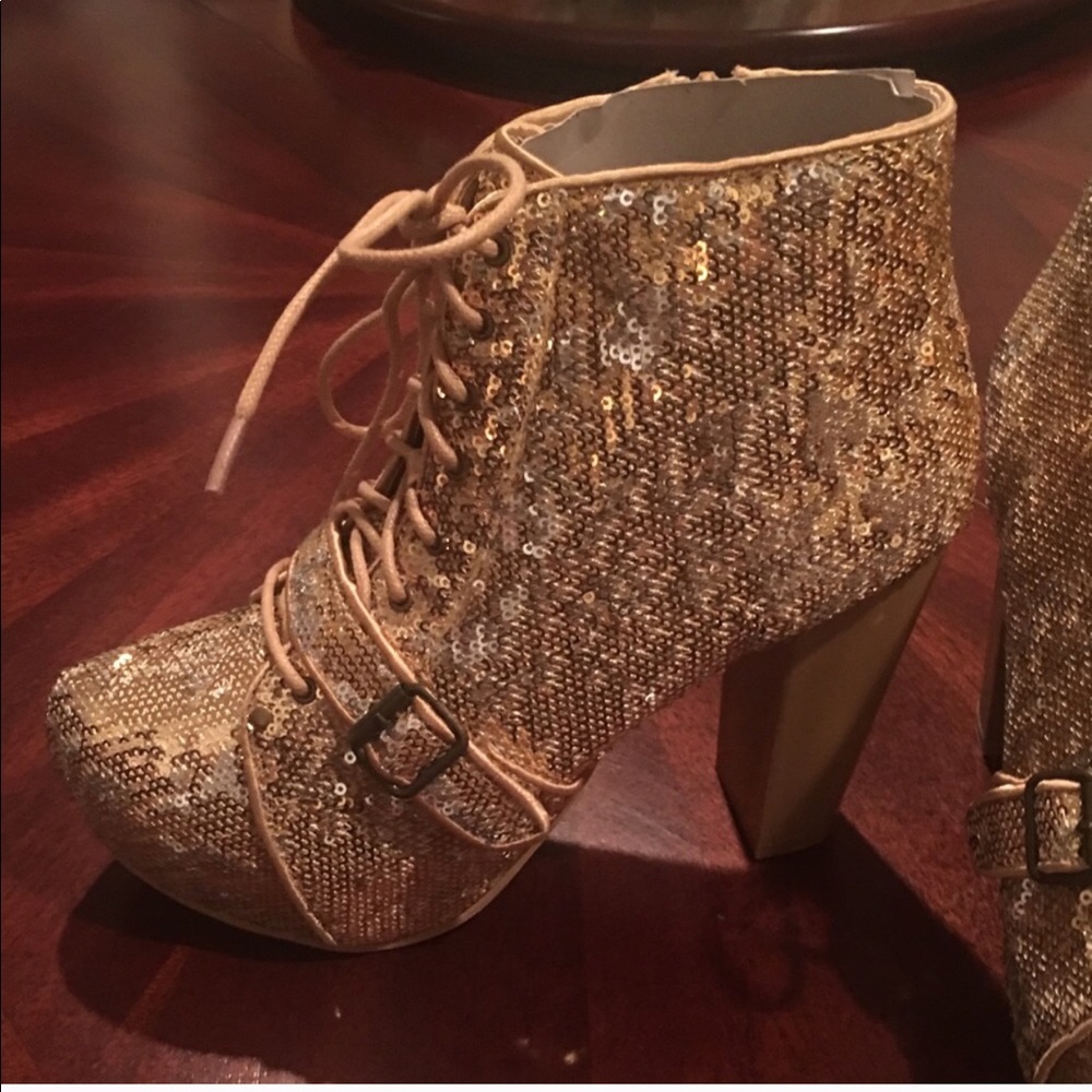 Gold Sequined Boots! ✨